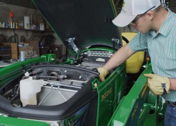 OPERAÇÃO E MANUTENÇÃO DE TRATORES AGRÍCOLAS